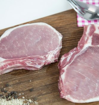 Côtes de porc plein air dans le filet