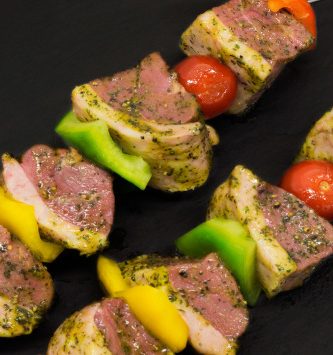 Barquette De 6 Brochettes De Canard Marinade Olive Provençale