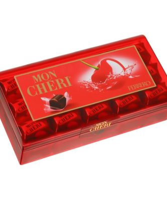 Bonbons de chocolat fin fourrés à la cerise et à la liqueur