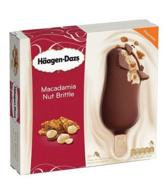 Batonnet macadamia nut brittle