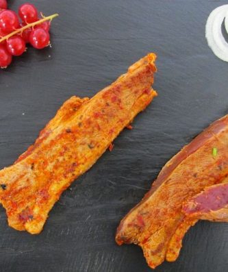 Lèche de filet de canard marinée basquaise avec piment d'Espelette