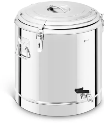 Mettez la table pour une pléiade de gens avec un chafing dish en inox Que ce soit au buffet, à l’hôtel, au restaurant ou lors d’un repas servi par un traiteur – ce chafing dish issu de la gamme de matériel de restauration Royal Catering s’avère pratique partout où l'on veut garder au chaud des soupes ou d’autres délices similaires. Le chafing dish professionnel à fond plat fait d'inox n'affecte pas le gout des aliments. Il est idéal pour maintenir en température de grandes quantités de nourriture et les présenter de façon appétissante. Un chafing dish professionnel à fond plat mobile pour maintenir au chaud vos soupes, mijotés et autres spécialités En raison de son design élégant et de sa taille, ce chafing dish GN est un régal pour les yeux et il ne manquera pas de piquer la curiosité de vos convives. D’un volume de 8,5 l, il permet de restaurer simultanément de nombreuses personnes pendant les gros évènements. Son récipient à aliments GN 1/1, d’une profondeur de 65 mm, s'enlève et se transporte sans difficulté pour faciliter le remplissage, que vous serviez de la soupe, de la sauce, du chili con carne ou du ragout de légumes fraichement préparé. Le chafing dish buffet est fait d'acier inoxydable et de verre trempé, des matériaux durables, résistants aux rayures et conformes aux exigences d'hygiène en vigueur dans le secteur de la gastronomie. Il est équipé d'une poignée Cool Touch qui résiste à la chaleur et prévient les brulures ainsi que d'un couvercle isolant avec hublot en verre qui permet de voir la nourriture sans ouvrir l'appareil. Le couvercle se rabat avec aise pour donner accès aux mets. Étant donné qu'il fonctionne sans électricité, ce chafing dish GN est simple à utiliser et très flexible. Il est muni de récipients faciles d'accès, faits pour accueillir de la pâte combustible. Ces bruleurs disposent d’un couvercle chacun, lesquels servent à éteindre la flamme et garantissent une sécurité d'utilisation élevée en tout temps. La pâte combustible se trouve à un endroit central et sécuritaire sous le récipient d’eau de 565 x 365 x 95 mm. Ce mode de chauffe économique assure une répartition optimale de la chaleur à l’intérieur du récipient d'eau à fine paroi. Grâce à lui, vos plats demeurent chauds sur la durée, sans risquer de surcuire ou de bruler, puisque le liquide agit comme zone tampon. L'eau présente un avantage de plus : elle garde les aliments au chaud pendant un certain temps après que la flamme est éteinte. Le chafing dish est facile à démonter, à nettoyer et à ranger après l'utilisation.