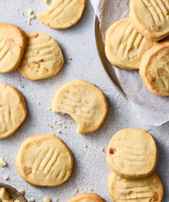 Macadamia Shortbread