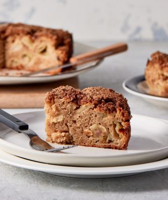 Simple Apple Cinnamon Cake
