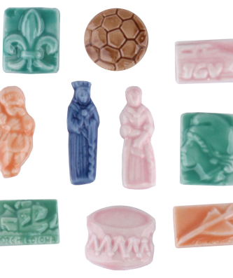 Fèves en émail de couleur