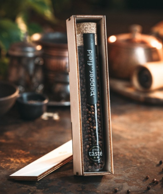 Poivre de Kampot rouge foncé - Grand tube à essai de 75g dans un coffret en bois