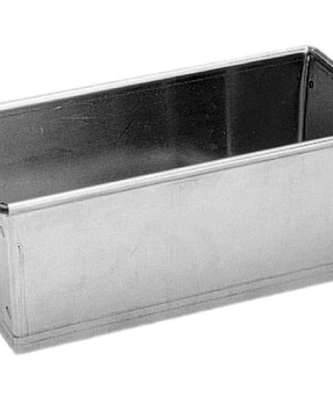 Moule à cake en fer blanc