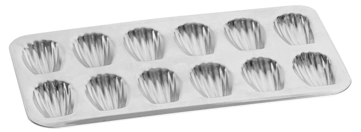 Moule à madeleines en fer blanc