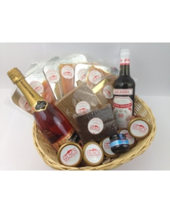 Panier gourmand nordique pour 4 à 6 personnes.