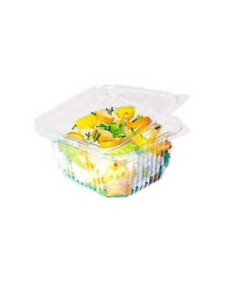 Translucide pour voir le contenu des barquettes   La barquette plastique transparente Optipack 370 ml se compose de polytéréphtalate d'éthylène (PET), matière plastique transparente apte au contact alimentaire. Lors de leur achat de salades ou d'entrées froides, vos clients auront simplement à regarder ces boites plastique pour déterminer la composition de leur salade. Vous pouvez ainsi mettre en valeur des produits frais de première qualité.   Ces barquettes alimentaires en plastique sont donc idéales pour faciliter et accélérer la durée de réflexion de vos clients au moment de leur achat. Elles sont un gage de confiance pour vos clients qui apprécieront de voir que vous utilisez des produits frais. Empilable, cette barquette alimentaire à salade embellie vos vitrines tout en attirant le regard des clients.      Fermable et empilable pour un rangement rapide et un gain de place important Mise en valeur de vos plats froids dans cette barquette plastique transparente Facilite et accélère la vente de vos barquettes grâce à la vision des salades et entrées froides Hermétique grâce à son couvercle à charnière : le couvercle est attaché à la boite plastique et ne peut être perdu   Hermétique pour un transport sécurisé   Ces boites alimentaires pour salade sont munies d'un couvercle à charnière très pratique lors du transport de vos produits. Le couvercle à charnière est un couvercle attenant à la barquette, c'est-à-dire qu'il est accroché à la barquette plastique alimentaire pour éviter tout risque de fuite ou de coulure de vos préparations froides.  La barquette Optipack transparente 370 ml est empilable pour une conservation au réfrigérateur rapide et un rangement optimisé. Vous pourrez ainsi savoir en un coup d'oeil quelles sont les salades et préparations froides qu'il vous reste au réfrigérateur. Vous apprécierez ce gain de temps et d'efficacité dans la gestion de stocks et le réapprovisionnement de vos produits.    Caractéristiques    Contenance : 370 ml Longueur : 12,5 cm Largeur : 11,3 cm Longueur base : 9,5 cm Largeur base : 8,5 cm Hauteur : 5,7 cm Conditionnement : paquet de 600 barquettes transparentes Optipack