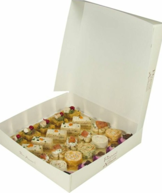 Boîte traiteur carton ivoire et bordeaux 26 x 26 x 5 cm - par 50