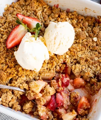 Strawberry Macadamia Crumble
