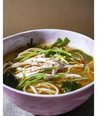 Like a warm hug in a bowl. This takes just minutes to make but is way better for you than two-minute instant noodles. You get to use up your leftover ingredients and reduce plastic packaging – win-win!