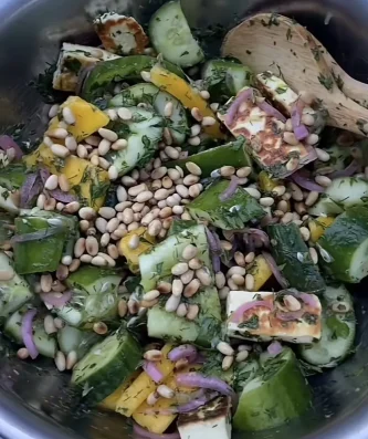 Mango & Halloumi Salad